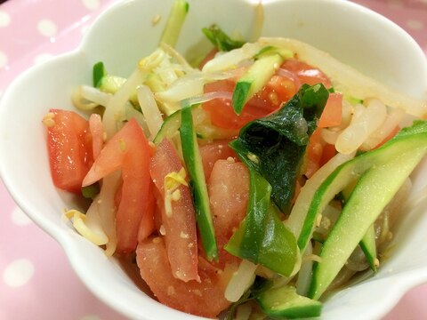 ポン酢で簡単！トマトとワカメの春雨サラダ